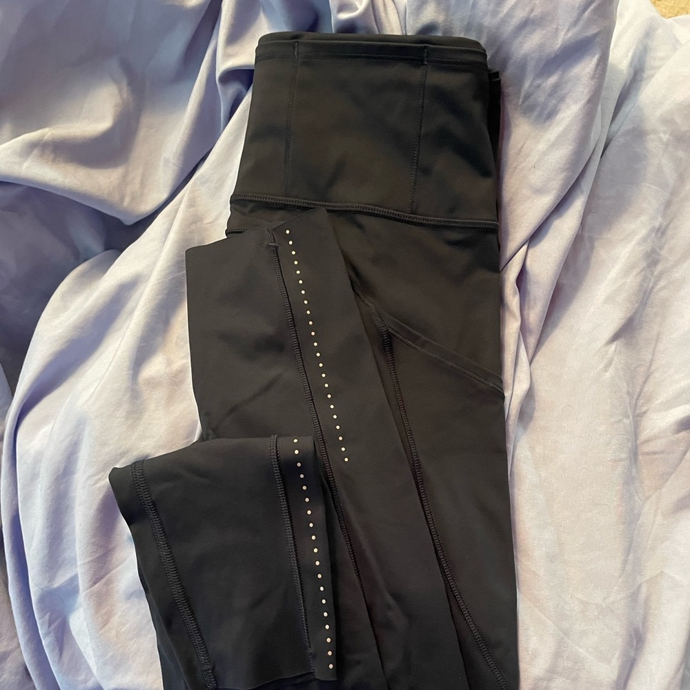 Lululemon Fast and Free tights 31”  size 6 Navy